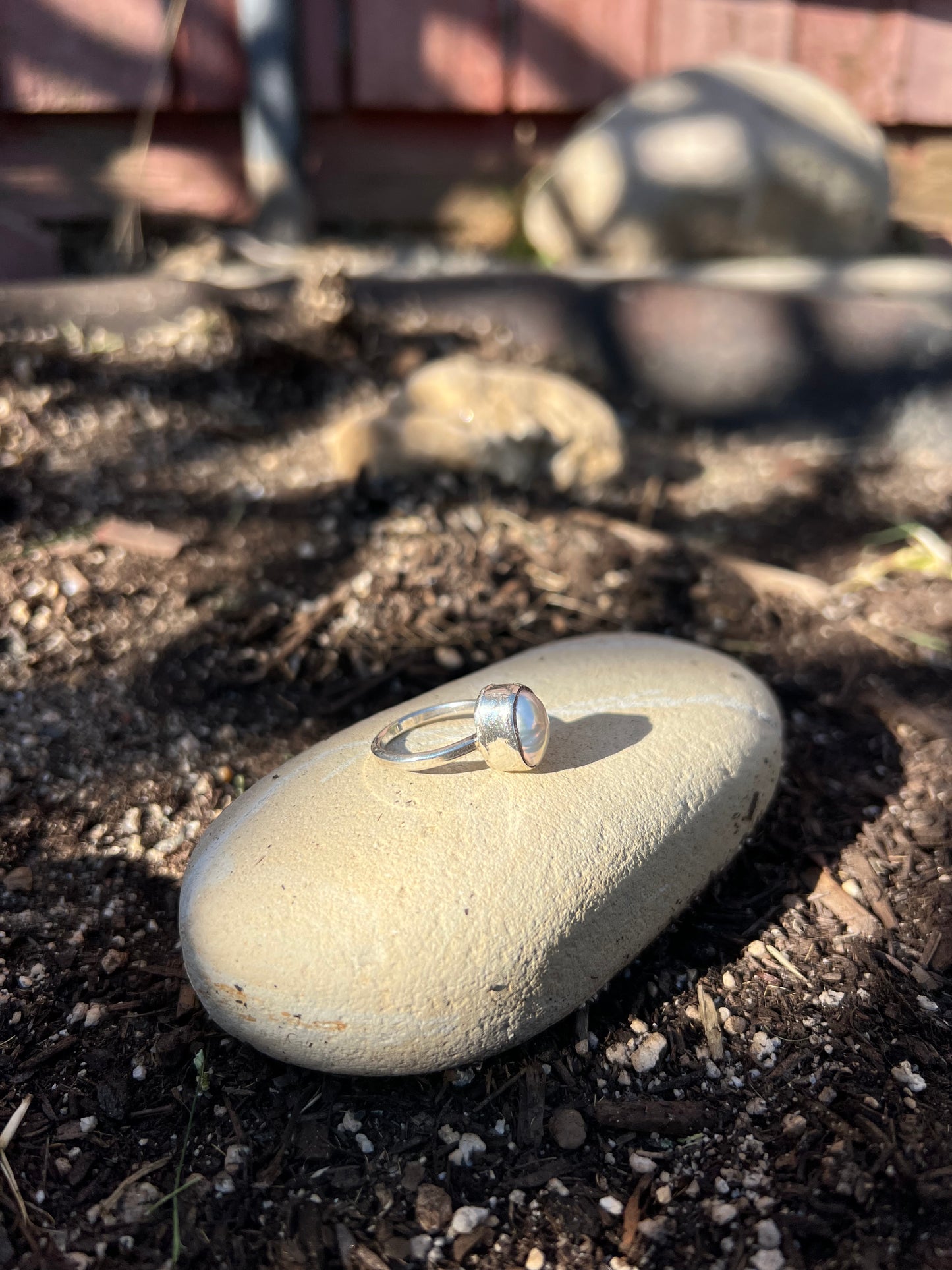 Round Mother of Pearl Ring - Size 7