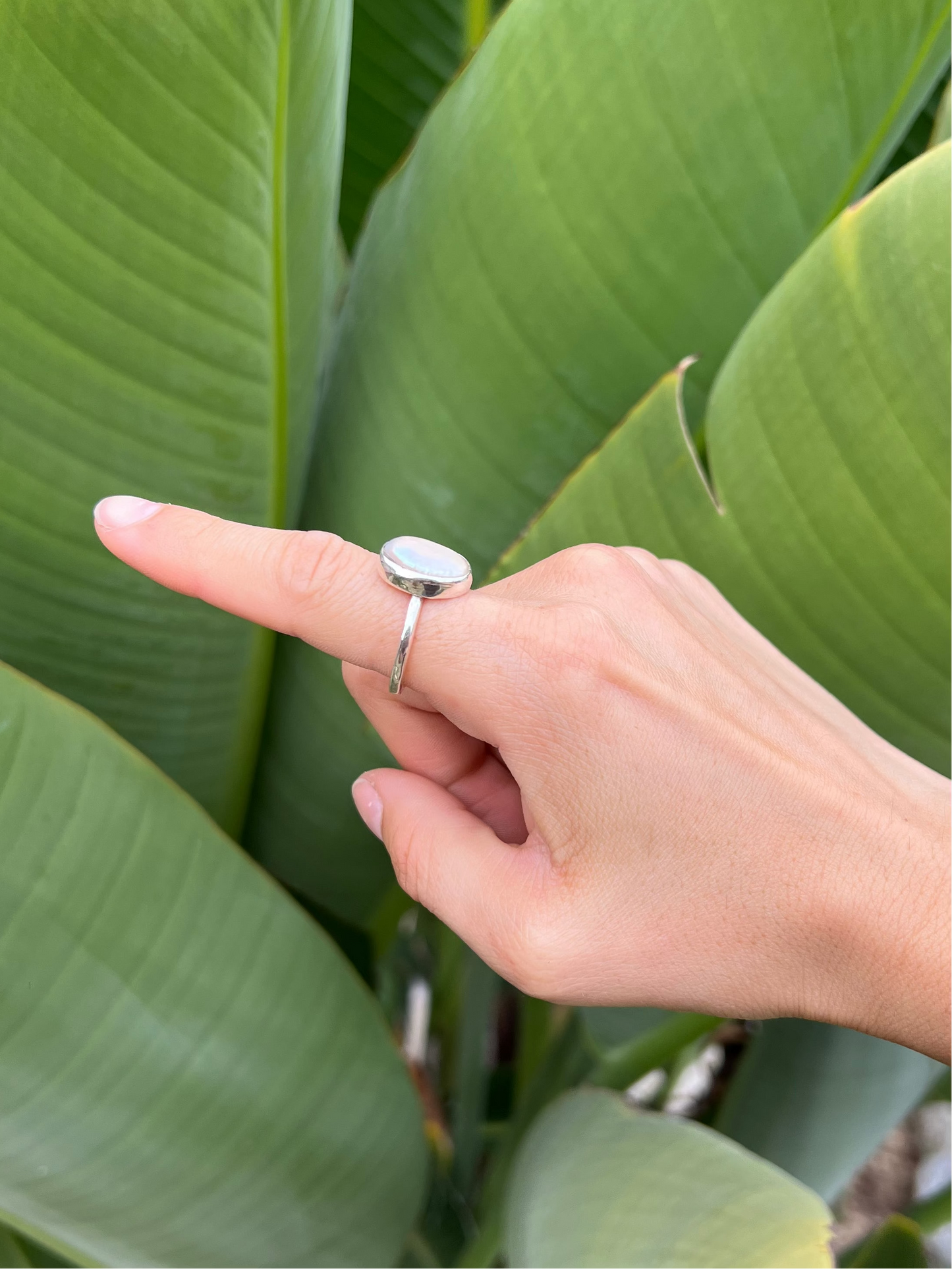 Dainty Iridescent Baroque Pearl Ring (Oval) - Size 8