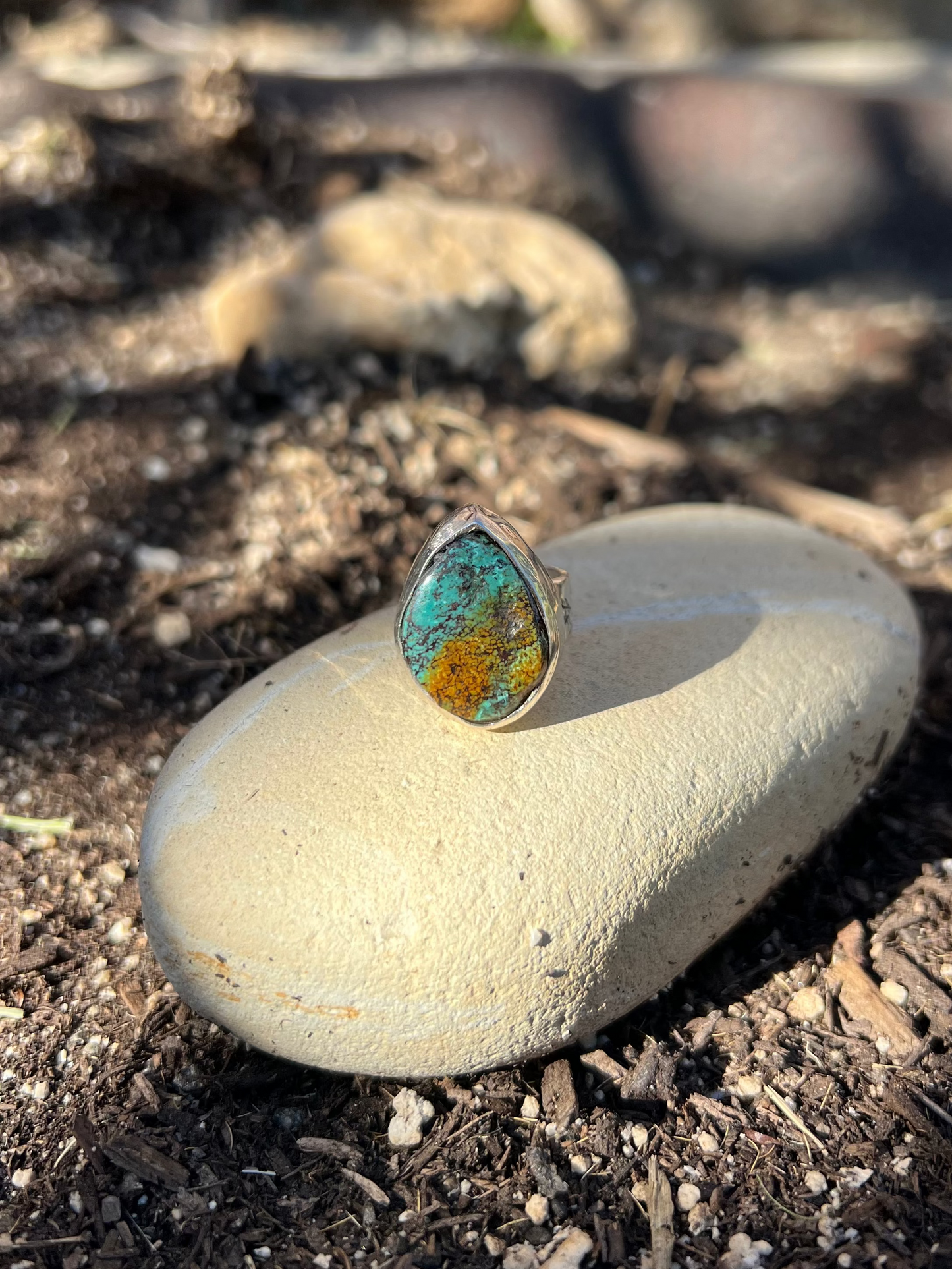 Unisex Chrysocolla Stone Ring with Leaf Engraving - Size 6