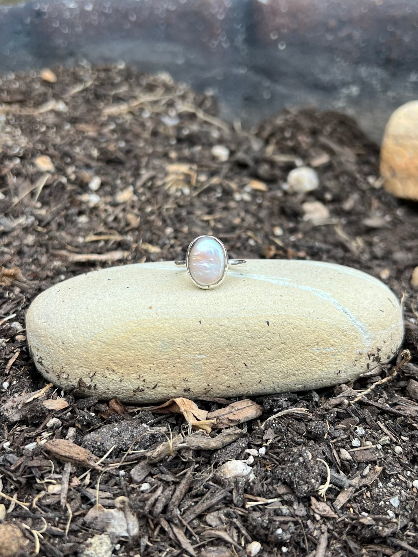 Dainty Iridescent Baroque Pearl Ring (Oval) - Size 8
